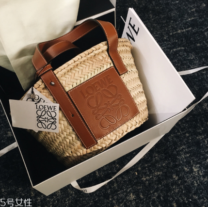 loewe是奢侈品嗎？西班牙百年奢華品牌