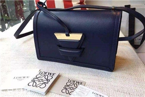 loewe在哪兒買便宜？西班牙皇室品牌