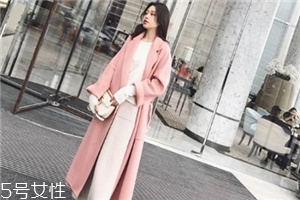 粉色外套怎么搭配？粉嫩少女系穿搭