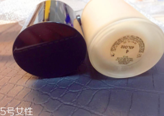 阿瑪尼粉底液脫妝嗎？4小時(shí)后要補(bǔ)妝
