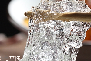 雪燕和桃膠能一起燉嗎？