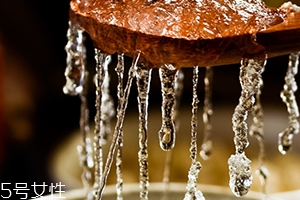 雪燕和銀耳哪個好？其實可以一起食用