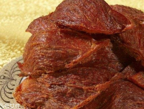 血燕窩和白燕窩區(qū)別 是高價(jià)值還是商家噱頭？