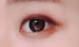 愛麗小屋十色眼影盤哪個(gè)好看？酒紅色非常好看