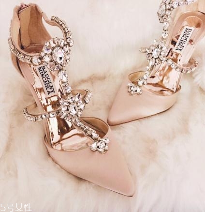 badgley mischka是什么檔次？婚鞋中的背影殺手