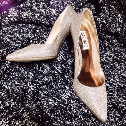 badgley mischka鞋子多少錢？比jc、rv價格美麗多了