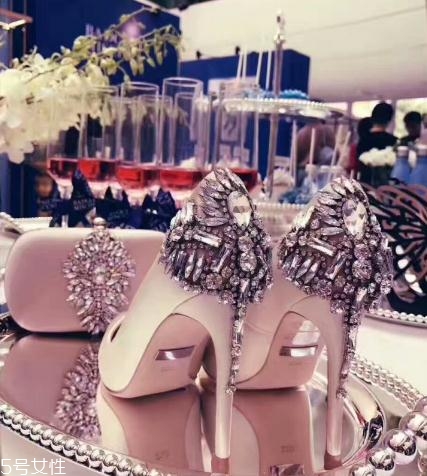 badgley mischka鞋子多少錢？比jc、rv價格美麗多了