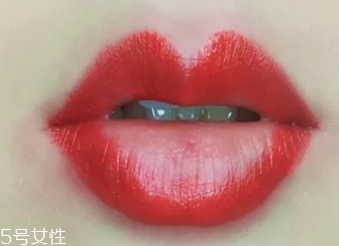絲絨口紅和啞光哪個好？正式場合用啞光