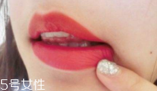 黑黃皮口紅顏色怎么選？首選玫瑰豆沙色