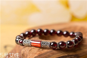 石榴石手鏈一般多少錢(qián)？品相越好價(jià)格越高