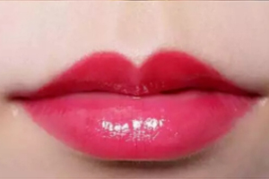 TF口紅10號(hào)是什么顏色？飽滿玫紅色