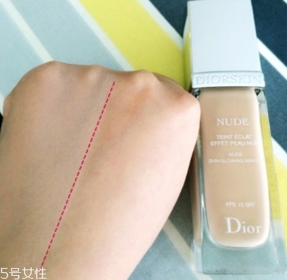 dior迪奧和阿瑪尼粉底液哪個(gè)好？