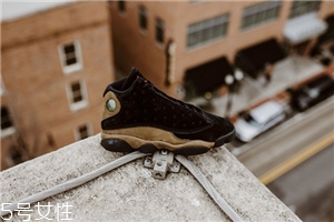 運(yùn)動(dòng)鞋鞋邊破了怎么辦？巧妙修補(bǔ)不浪費(fèi)