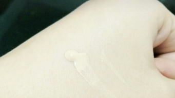 香奈兒粉底液遮瑕效果好嗎？遮瑕力較弱