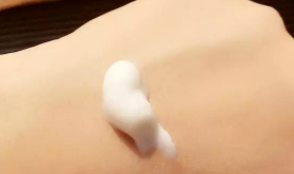 伊思蝸牛潔面乳怎么樣？敏感肌也適合