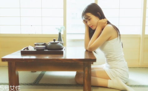 乳液可以涂在眼周圍嗎？