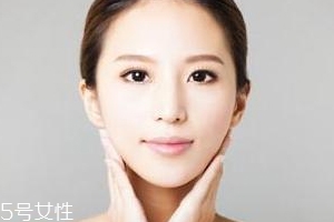 美白產(chǎn)品白天用好還是晚上用好？白天可以用