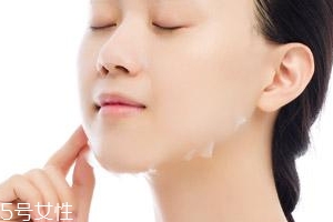 長痘痘可以敷玻尿酸面膜嗎？幫助痘肌恢復(fù)