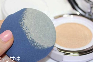 氣墊卡粉浮粉怎么辦？上妝方式換一換