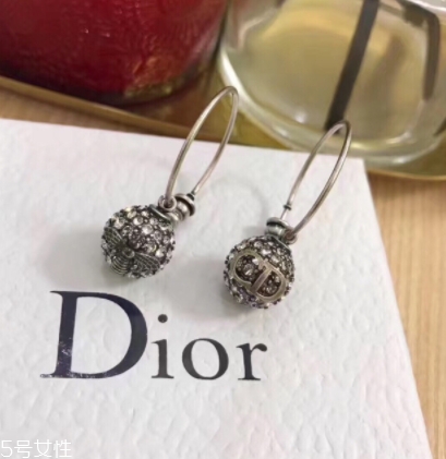 dior迪奧耳環(huán)多少錢？