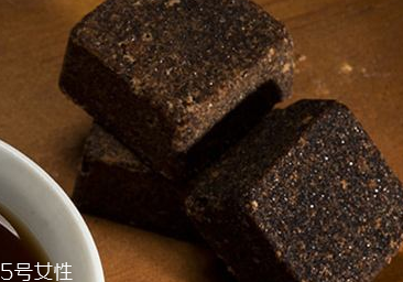阿膠黑糖經(jīng)期可以喝嗎？最好少喝
