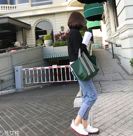 牛仔褲全棉的好嗎？牛仔褲材質(zhì)這樣挑