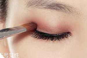 眉粉可以當(dāng)眼影粉用嗎？完全可以
