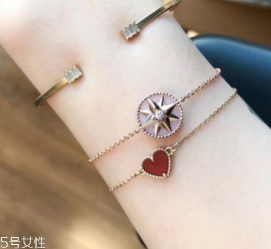 dior迪奧手鏈多少錢一個？