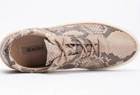 yeezy season 6蛇皮定制款多少錢？打造奢華運(yùn)動風(fēng)