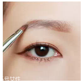 眉粉怎么畫(huà)眉毛好看？這么用眉妝超完美