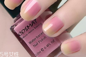 指甲油有點(diǎn)變稠了怎么辦？加入透明指甲油