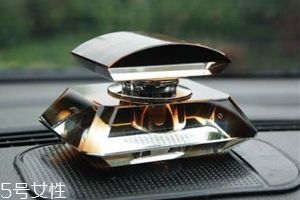 男士車?yán)锓攀裁聪闼?？廣藿香讓人清醒