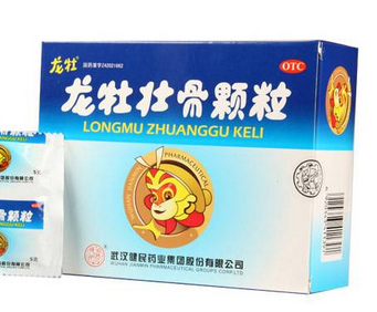 龍牡壯骨顆?？梢院湍谭垡黄鸷葐幔?></p><h3>健脾食療</h3><p>紅棗蓮子粥</p><p>功效：益氣補(bǔ)脾、養(yǎng)血安神。</p><p>原料：大棗15克，蓮子15克，糯米100克。</p><p>做法：</p><p>1、大棗、蓮子都用溫水浸泡1個(gè)小時(shí)左右。</p><p>2.糯米下鍋，大火煮開后改小火。</p><p>3.糯米7成熟時(shí)加入大棗、蓮子，小火慢燉至糯米熟時(shí)即可。</p> </div>
<div align=