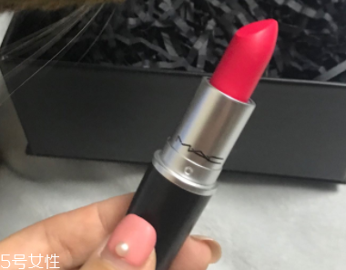 魅可珊瑚色口紅是幾號(hào)？relentlessly red桃花粉