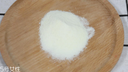 愛他美奶粉哪個(gè)版本好？白金版表現(xiàn)出色
