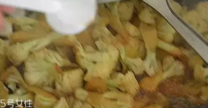 花椰菜炒肉怎么做好吃？這么做簡單又美味