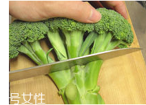 花椰菜怎么切？把整莖切掉最好炒