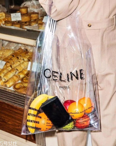 celine塑料袋多少錢？被代購(gòu)炒翻天塑料包