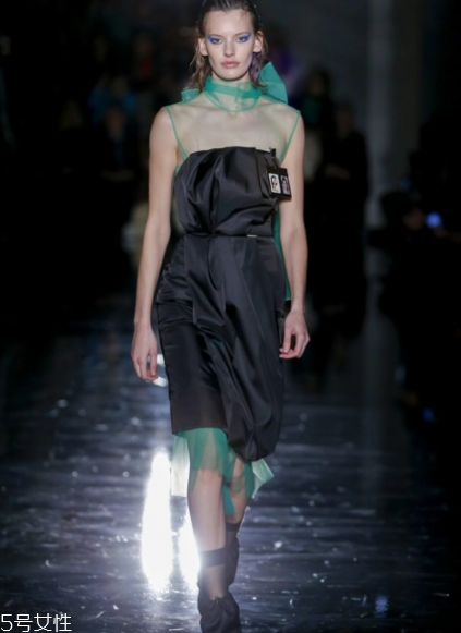 prada2018秋冬系列好看嗎_款式有哪些？