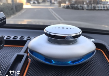 汽車(chē)香水怎么安裝？香水座需粘貼