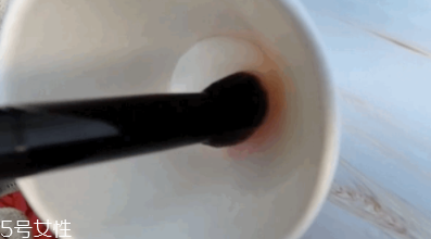 曼丹保濕卸妝水怎么樣？防水口紅卸不掉