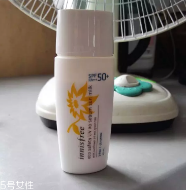 悅詩風吟自然關(guān)愛控油防曬乳怎么樣 控油輕薄