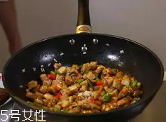杏鮑菇怎么洗才干凈？鹽水泡泡輕松去污