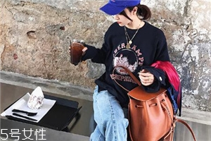 牛仔褲發(fā)霉了怎么洗掉？清洗霉斑小妙招