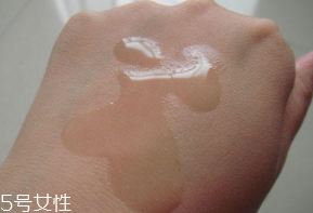papa recipe春雨卸妝水怎么用？濕敷10秒即可
