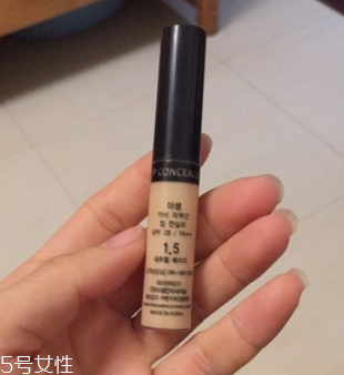 遮瑕液顏色買深了怎么辦？當修容棒用