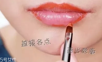 口紅干了嘴脫皮怎么辦？4步打造水潤(rùn)雙唇