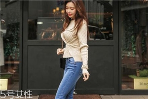 米色毛衣怎么搭配？打造氣質(zhì)女神范兒