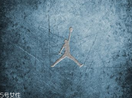 air jordan 1 satin黑扣碎配色綢緞版多少錢？