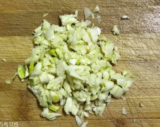 餃子餡用豬的哪塊肉好？前腿肉是餃子餡首選